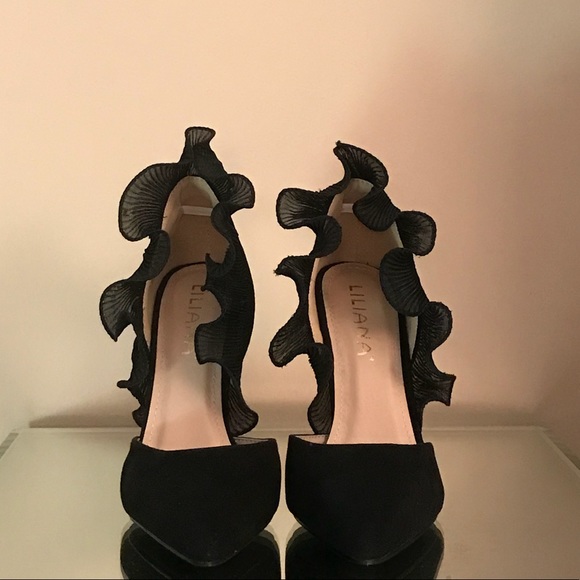 NWB Faux suede pointy toe ruffle back stilettos - Picture 6 of 6